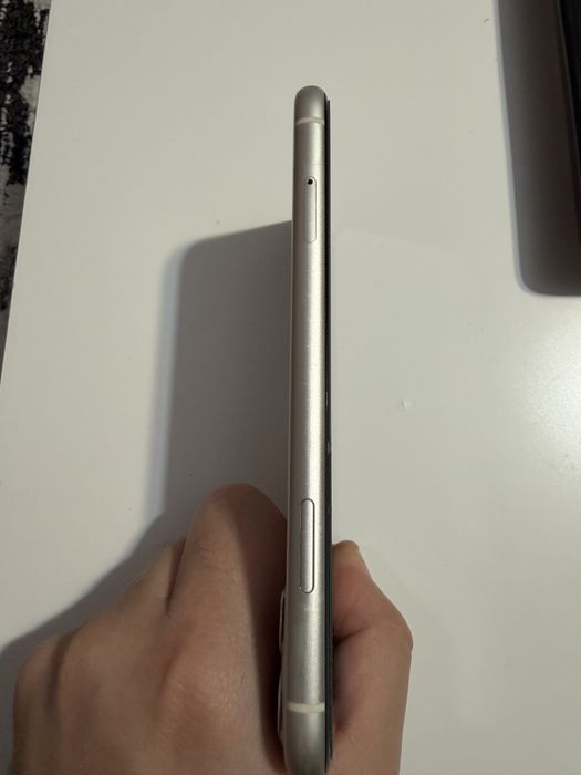 Iphone 11 White 64 GB- Estetic imprcabil