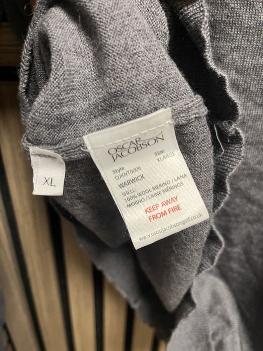 Oscar Jacobson : Made in ITALY - НОВ 100% Мерино размер Л