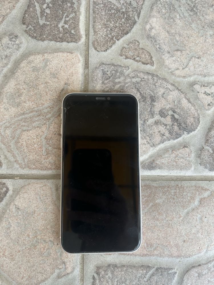 iphone 11 alb utilizat