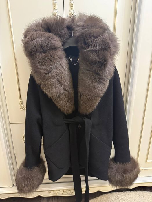 Пальто с лисьим мехом