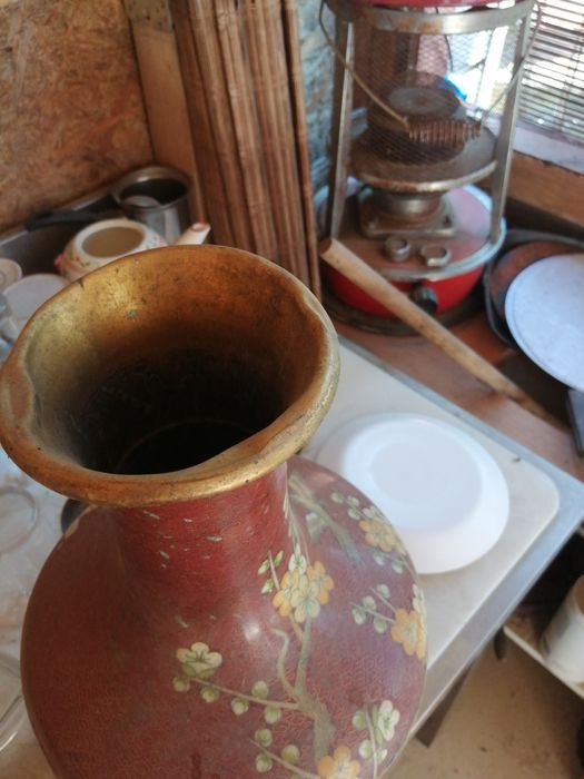 Vaza asiatica din bronz pictata
