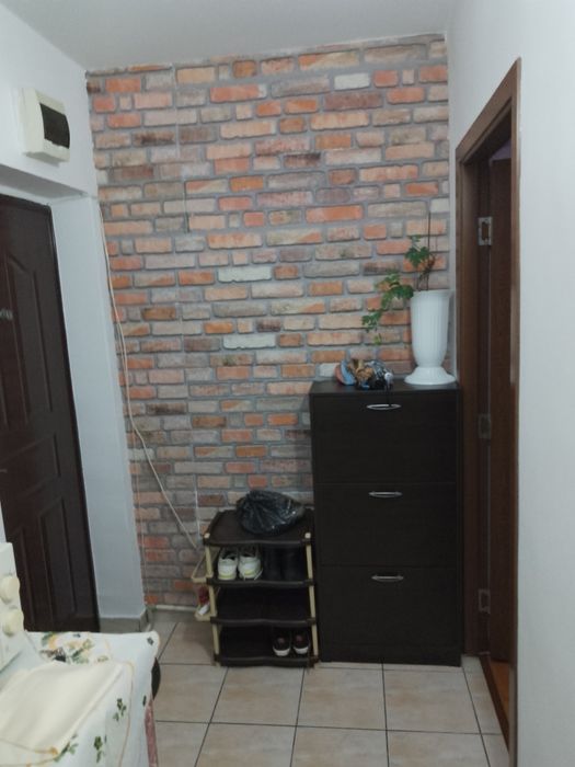 Vând ap cu doua camere et 2