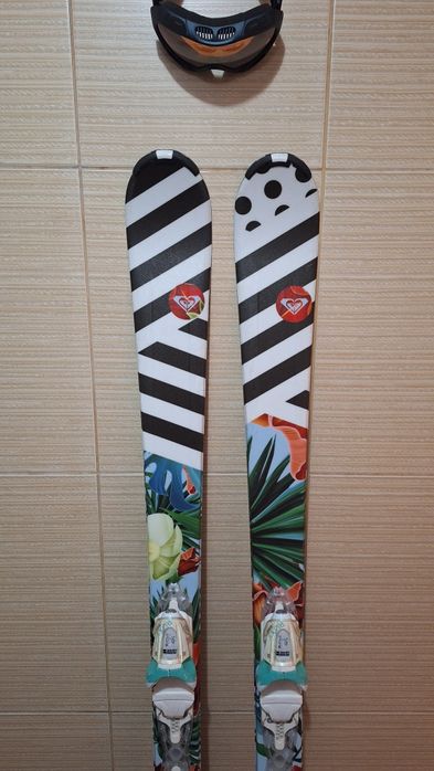 Schiuri 156cm Roxy 3D - clapari ski, casca-set