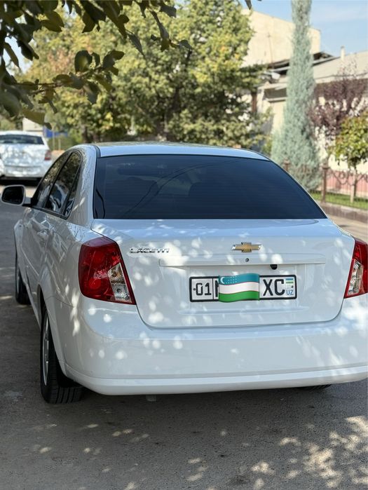 Gentra Lacetti 3full sotiladi