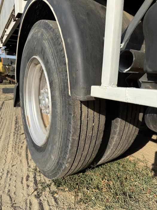 Mercedes atego cu macara fassi