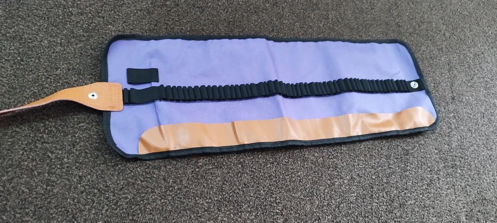 Vând geantă pentru pensule machiaj