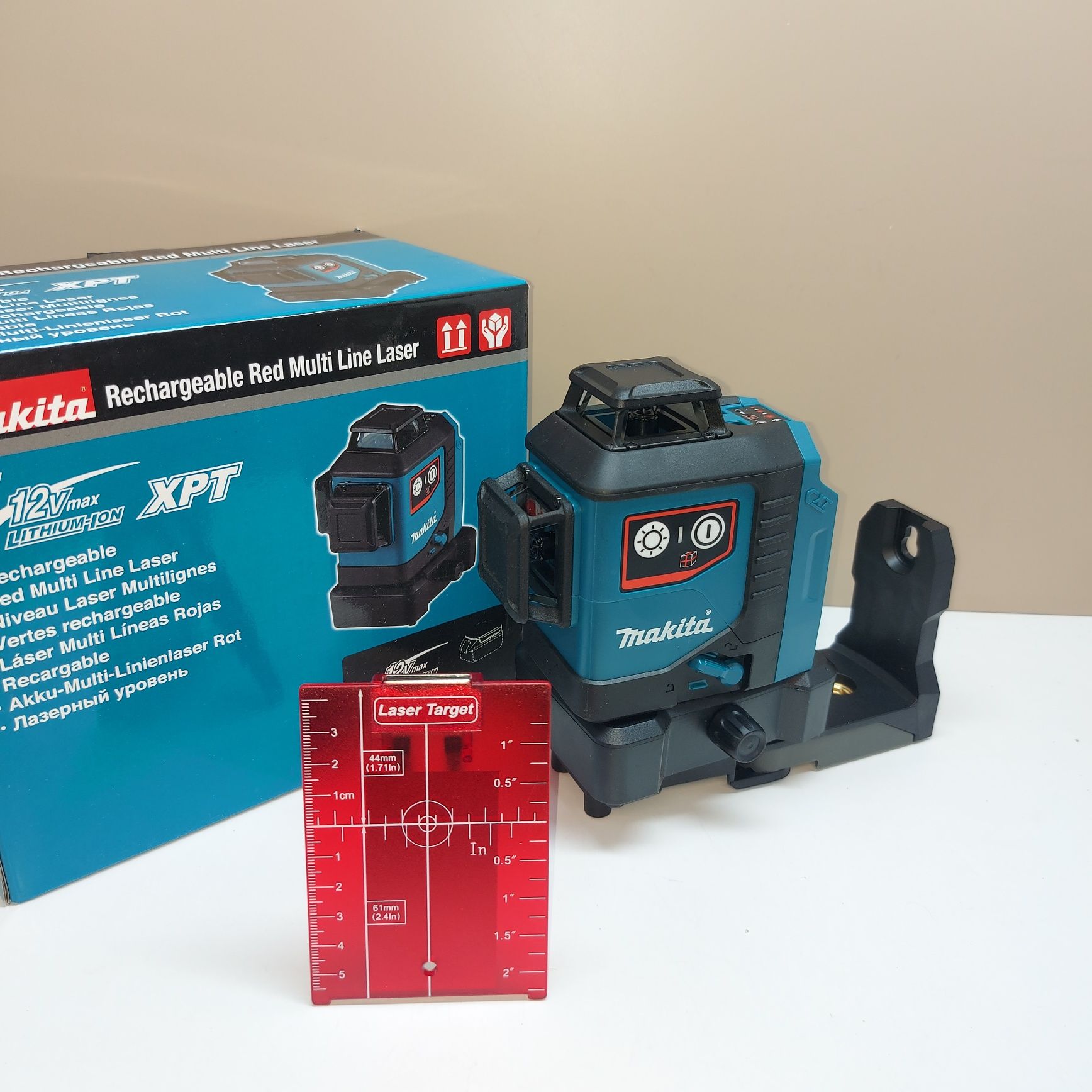 ПРОМОЦИЯ.Makita SK700D многолинеен червен лазерен нивелир