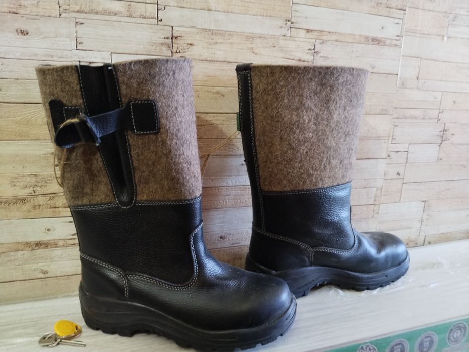 Продаю зимние  рабочие сапоги