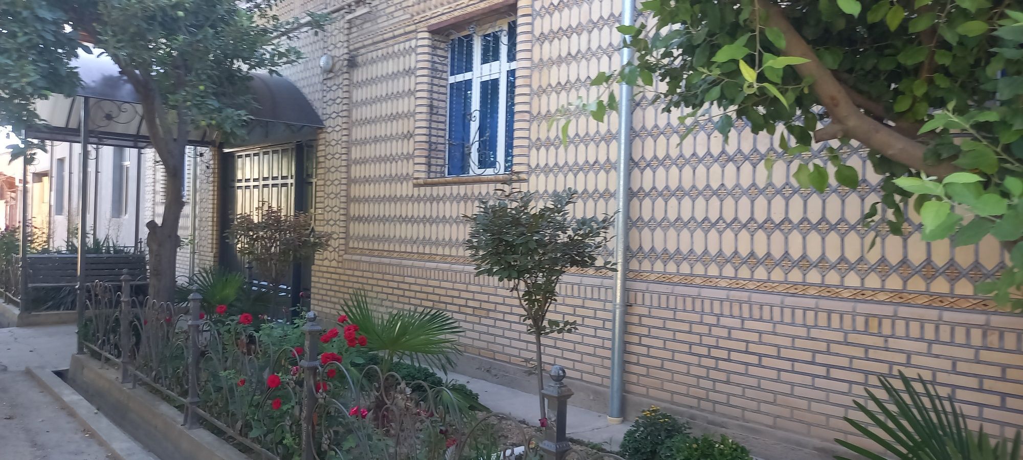 Yoshleninchida uyimizzi sotamiz 8 sotik