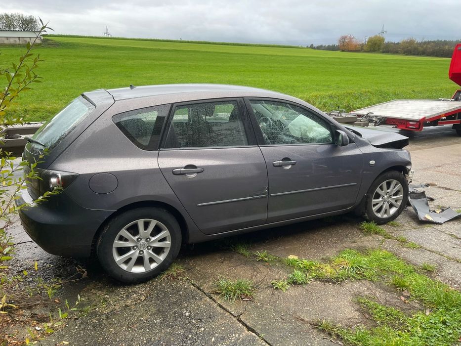 Dezmembrez Mazda 3, an 2006, motor 1.6 cd 80kw 109cp