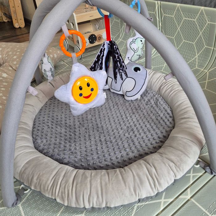Детска гимнастика и гнездо за новородено