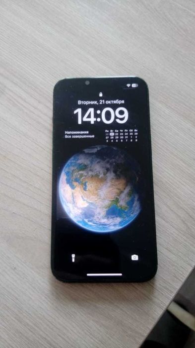 Продам iPhone 13