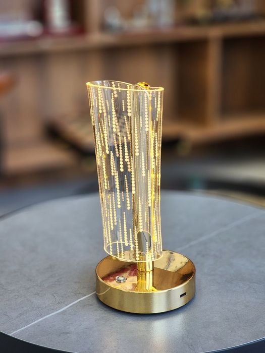 Золотая декоративная LED-лампа для интерьера