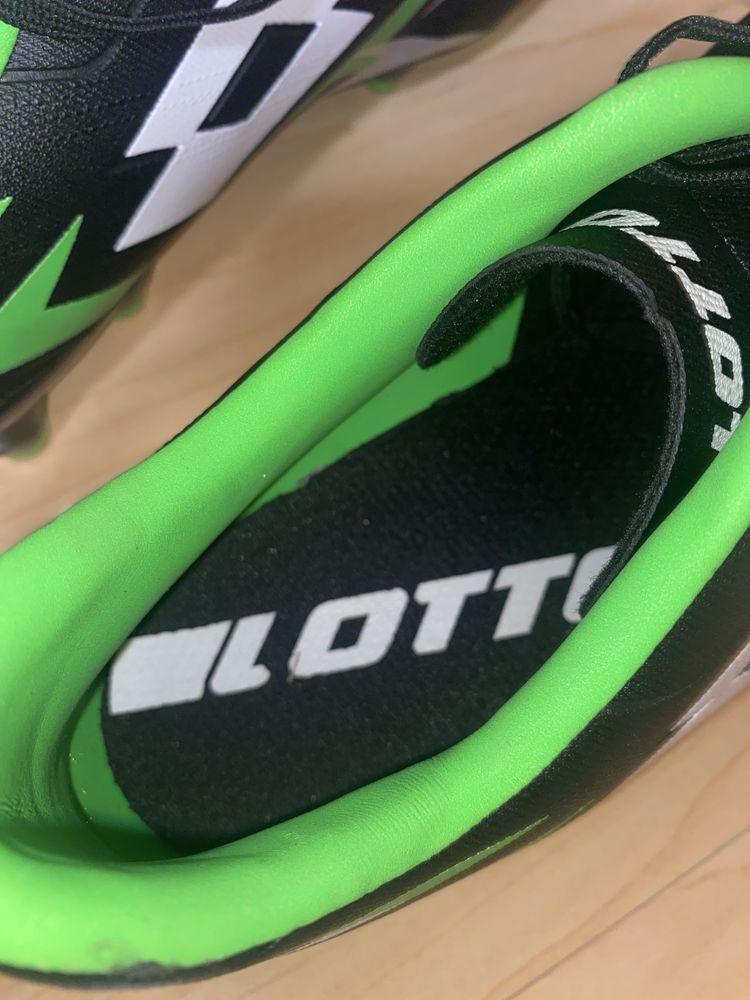 Lotto solista (brand) papuci fotbal