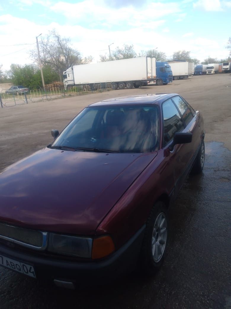 Продам машину Audi 80