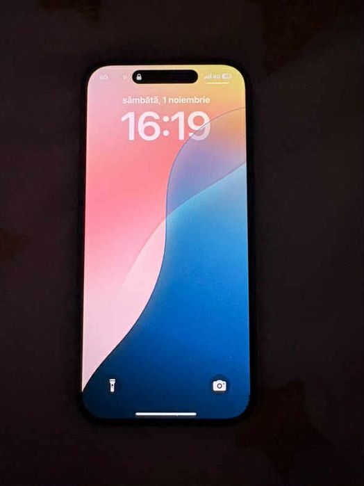 Iphone 15 ușor lovit