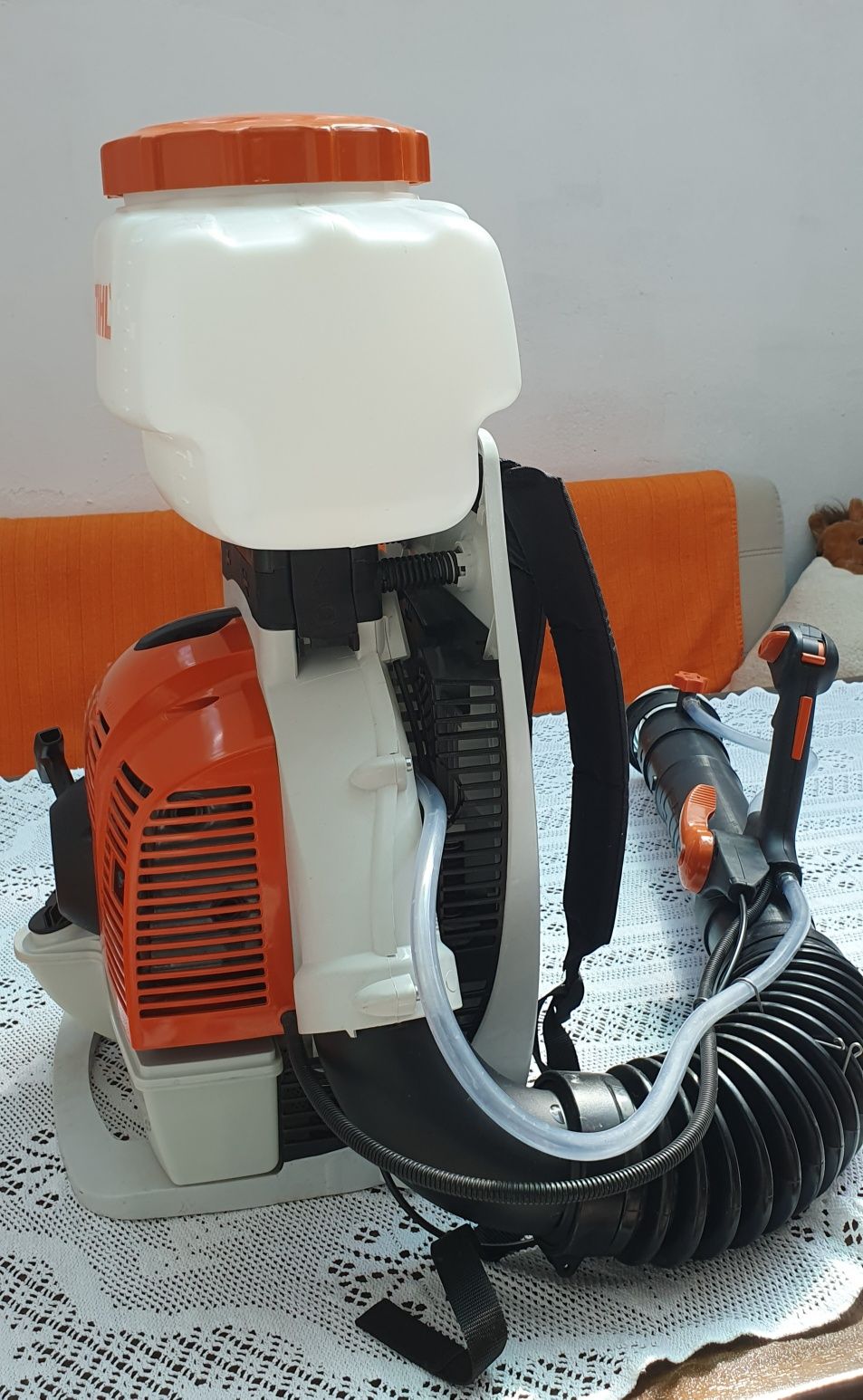 Пръскачка STIHL бензинова 63.3 см3, 14 л, SR 450