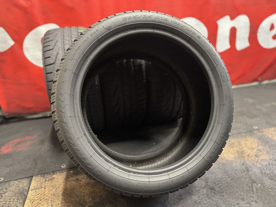 235 40 19/295 35 19, Зимни гуми, Спорт пакет,Pirelli SottoZero, 4 броя