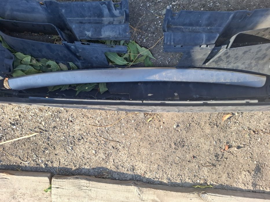 Бампер задний под восстановление.