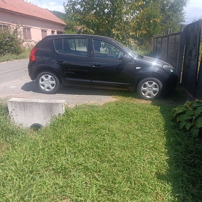 Vând Dacia sandero