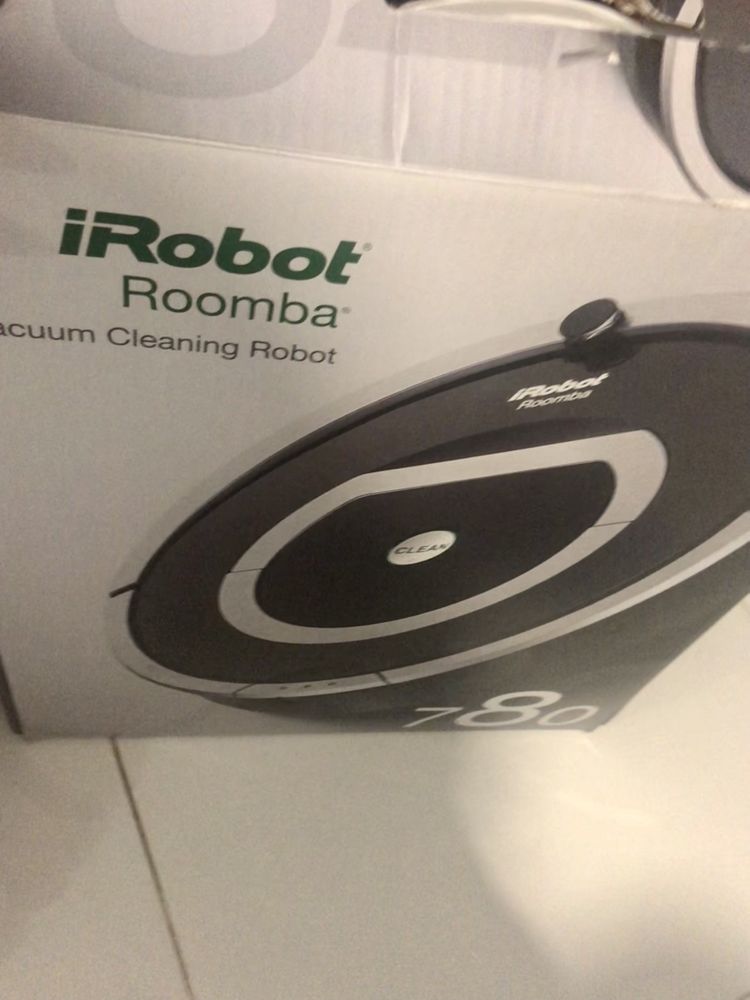 Vând Robot de aspirare iRobot Roomba