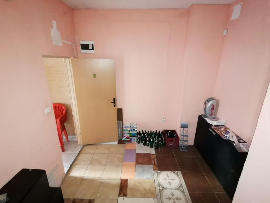 Дава се под наем Магазин в Бургас, Меден рудник - зона А - 45 кв.м за 229.5 € - Снимка #2