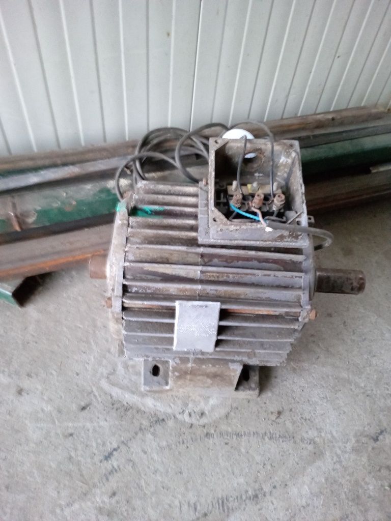 Motor 380 sau 220v