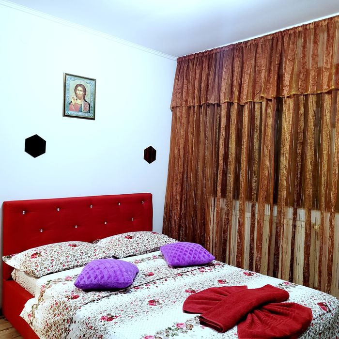 Cazare muncitori și turiști Brașov 3 dormitoare, 3 băi,living