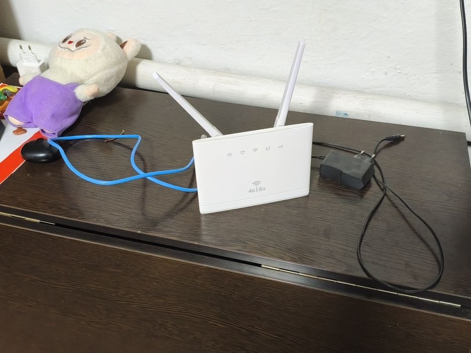 Wi-fi роутер рабочий работает от сим карты (не важно какой )