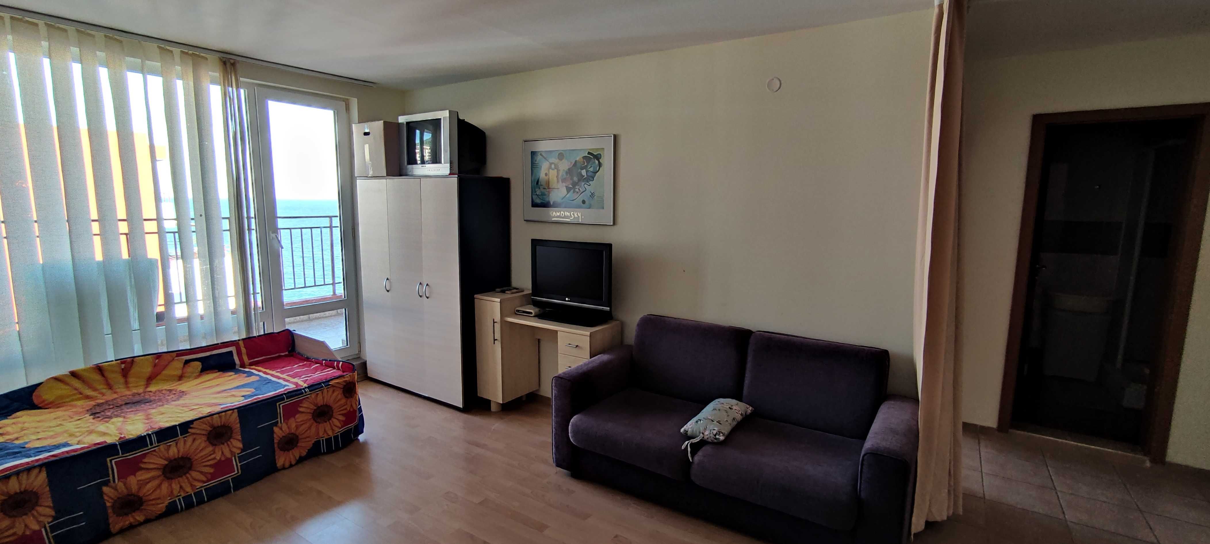 2стаен апартамент 50 евро на ден, 100м2 +тераса 30м2 гледка към морето