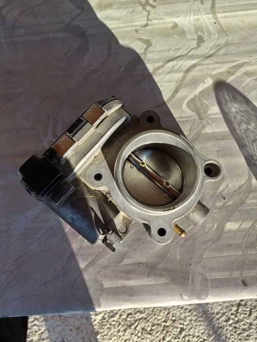 Продавам Дросел клапа