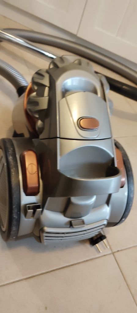 прахосмукачка finlux 700w