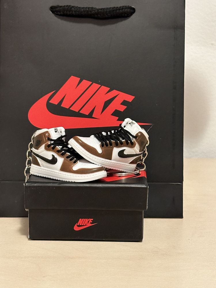 Poartă-ți pasiunea la chei! Brelocuri Nike premium – ediție limitată!