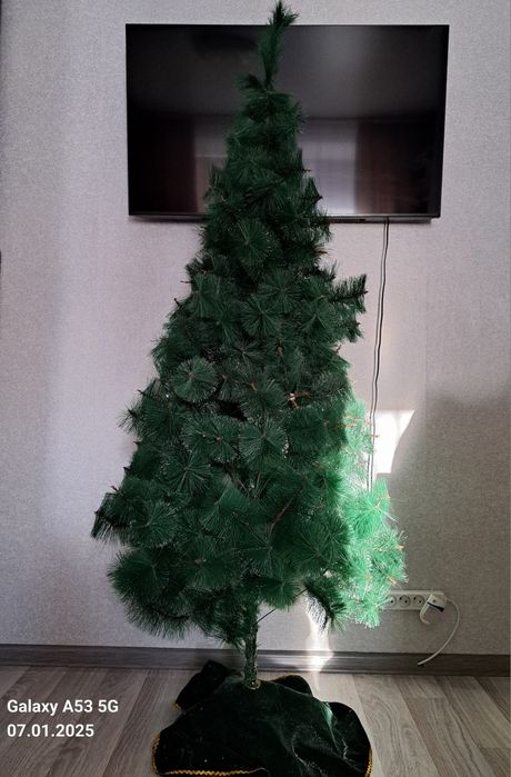 Продам искусственную ёлку