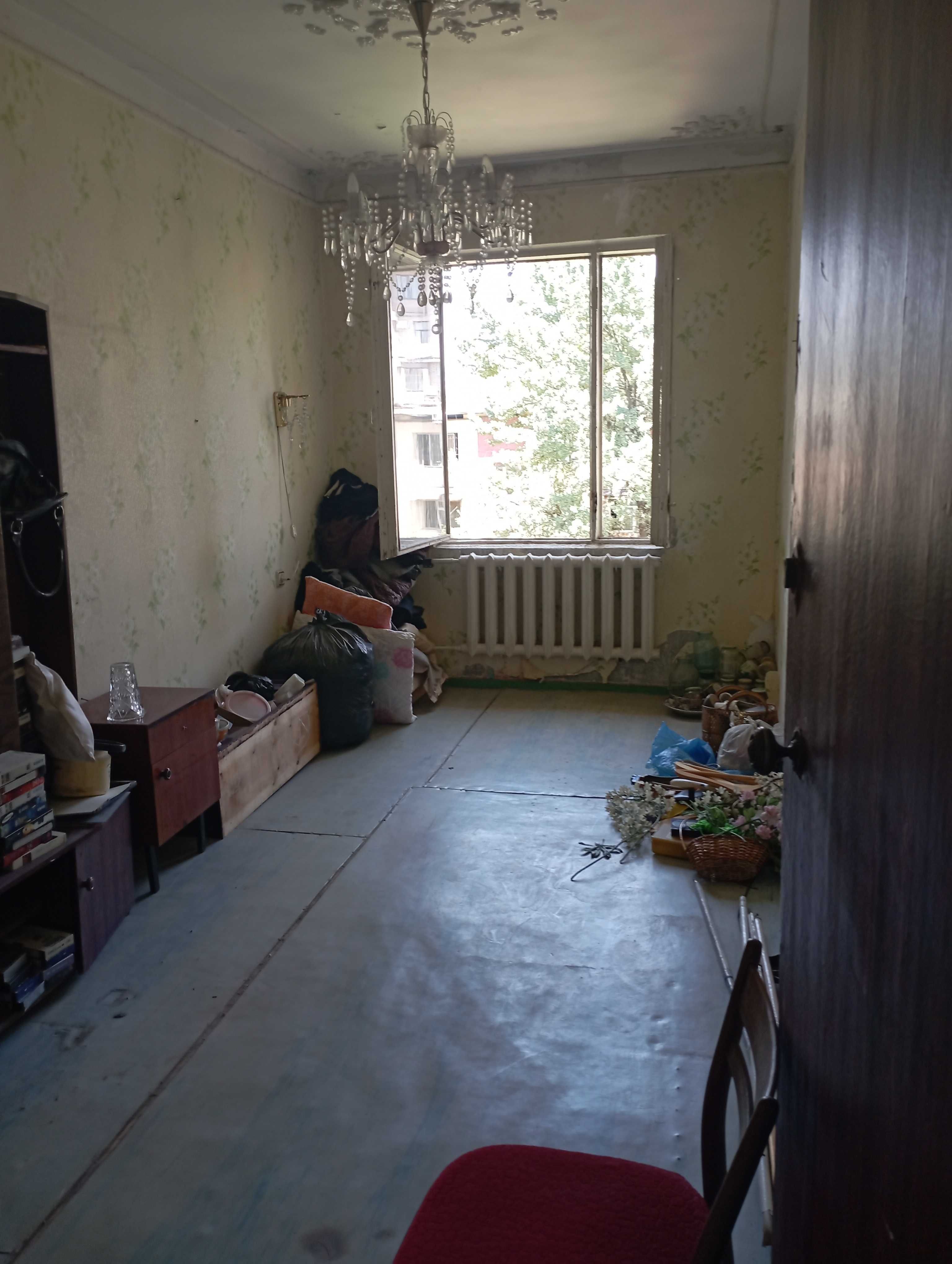 Продам квартиру .