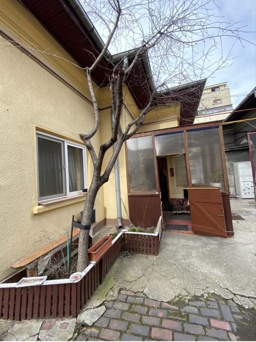 Casă cochetă, ideală pentru un stil de viață liniștit și accesibil