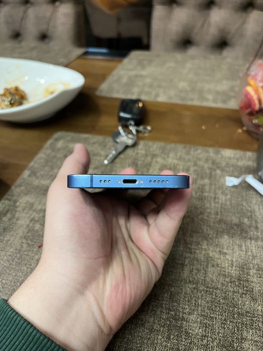 IPhone 13 с коробкой