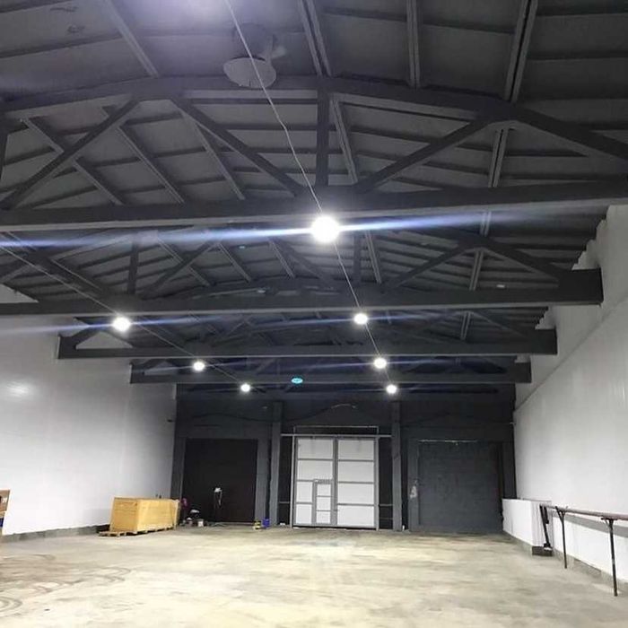 Покраска стен, потолков в промышленных объемах