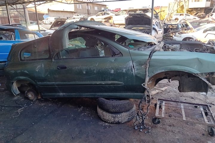 Carcasa termostat 130499F600 Nissan Almera N16