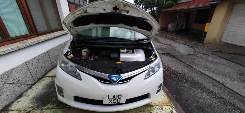 Toyota Estima hibrid