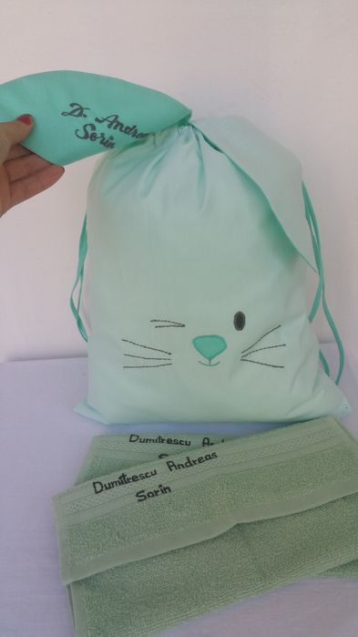 Un saculet de gradinita si doua prosoape