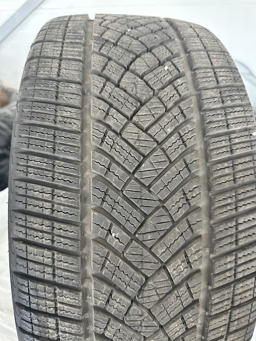 Продавам зимни  гуми Good Year 245/35/20