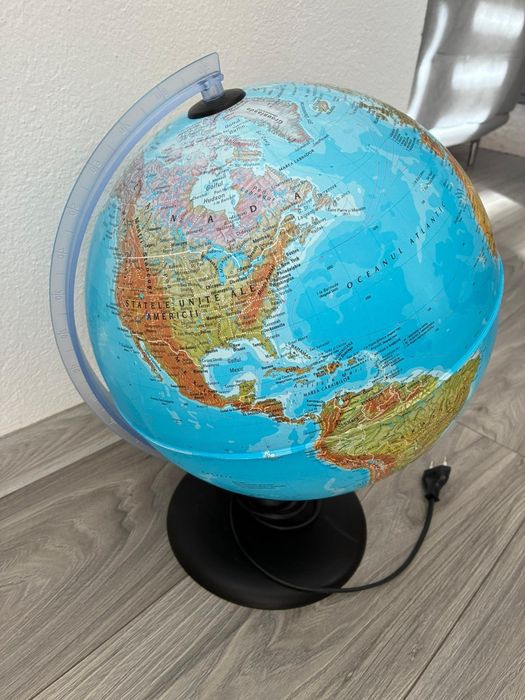 Glob pământesc luminat