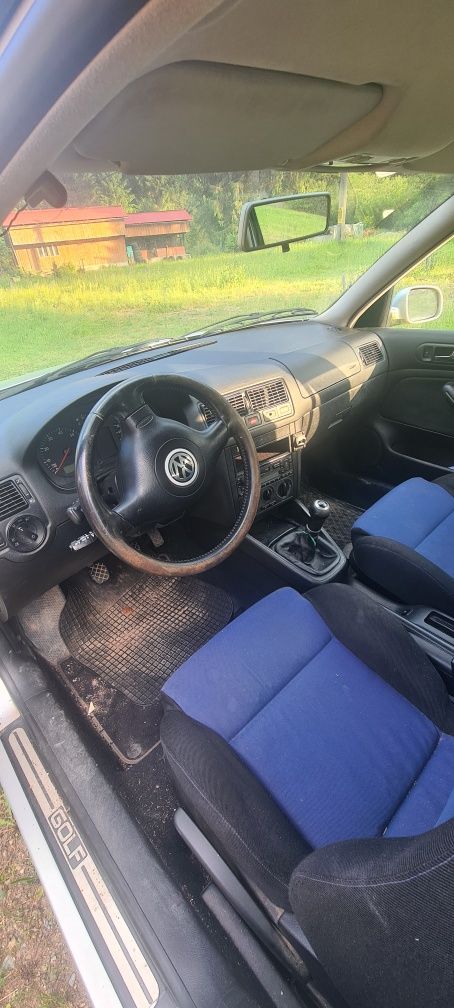Vând VW Golf 4 1.6 Benzina