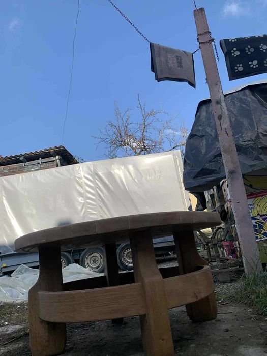 Masa rotunda din lemn masiv