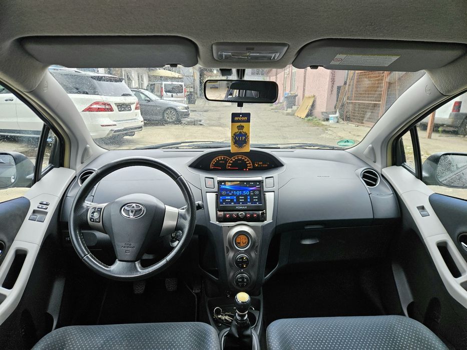 Toyota Yaris 2010 1.3 benzina