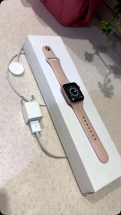 Продам новый Apple watch 6