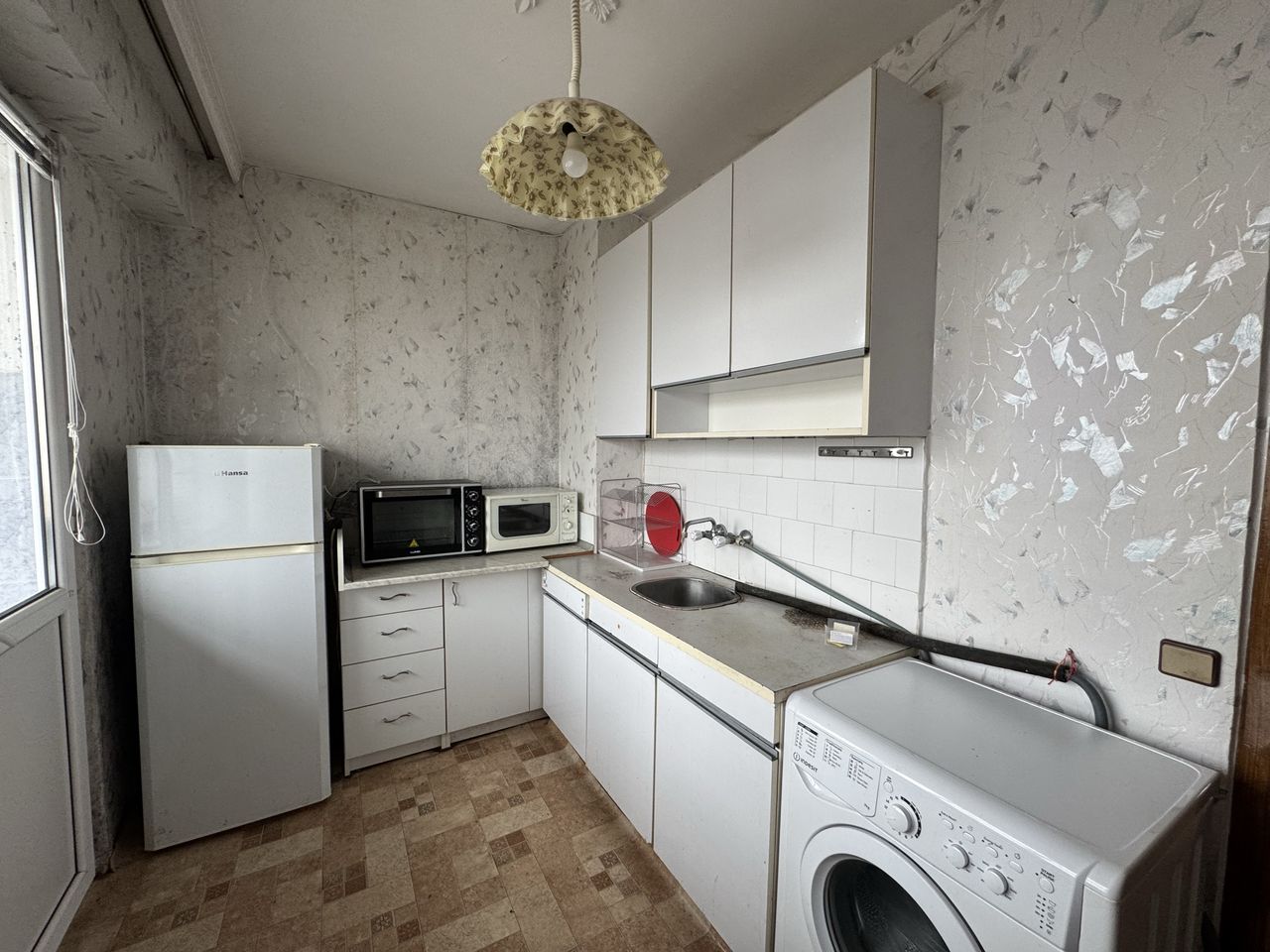 Продава се Двустаен апартамент в Казанлък - 64 кв.м за 1155 €/кв.м - Снимка #3