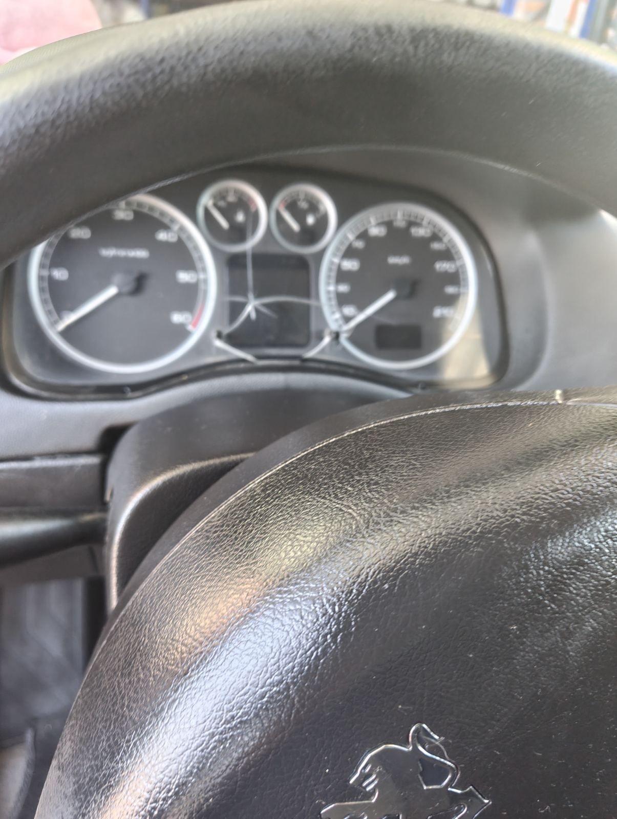 Продавам Peugeot 307 SW 2.0 HDI – 2003 г. – 2500 лв. (крайна цена)