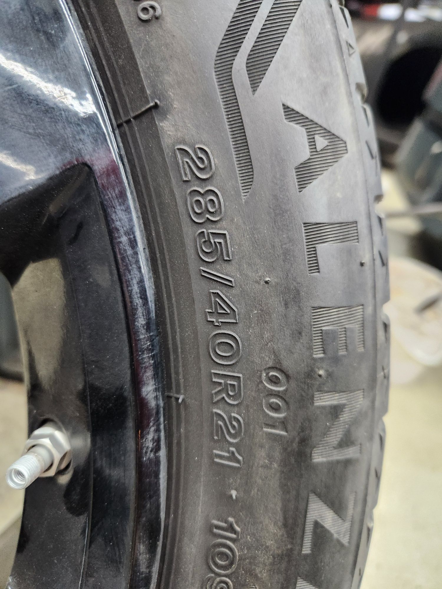 Anvelope vara 285 40 R21